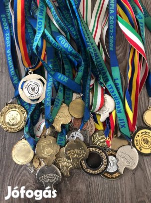 Különböző sport érem eladó