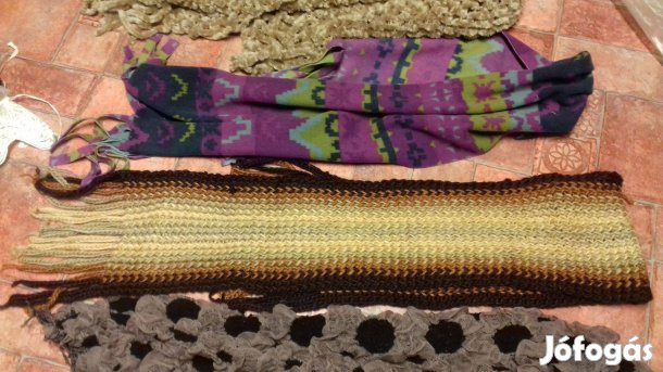 Különböző ú női téli sál kötött, polár, zsenilia és székely mintás