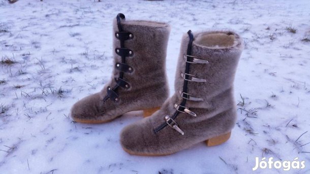 Különc Island női bundás szőrcsizma eladó! (39-es méret)