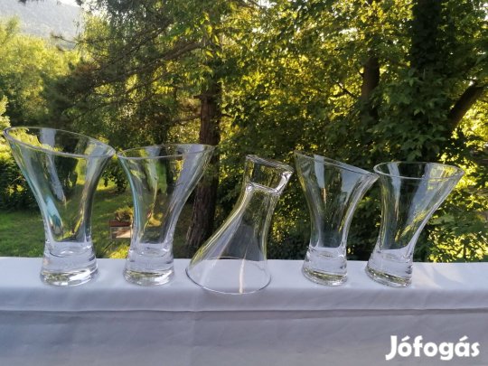 Különleges, formatervezett pohár eladó!