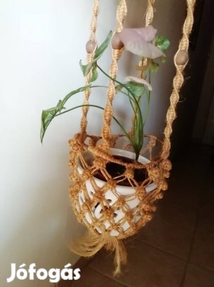 Különleges, kócból készült, 135 cm. hosszúságú 2 szintes virágtartó