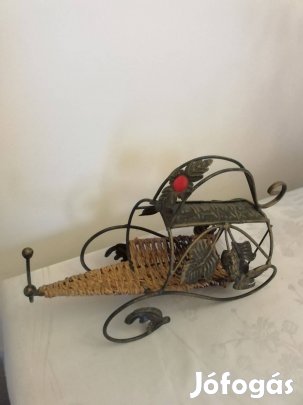 Különleges, szép, új bortartó, igényes ajándék,dekoráció szinte ingyen