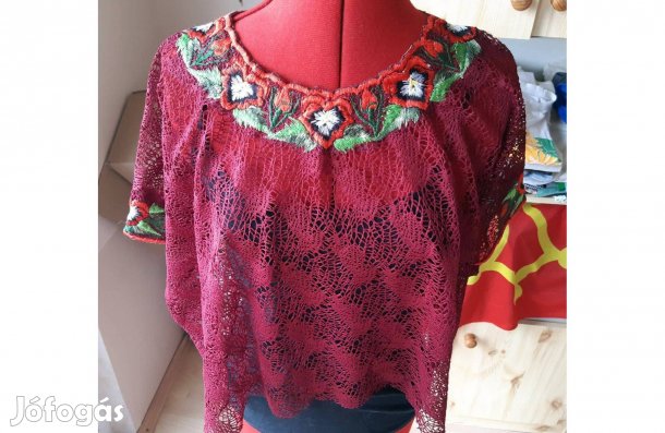 Különleges bordó hímzett hálós felső S