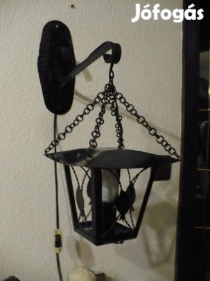 Különleges falilámpa