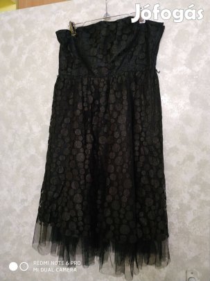 Különleges fekete pánt nélküli muszlin ruha 42-es