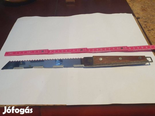 Különleges kés tőr fűrész szabja zombiapokalipszisra fejlesztve