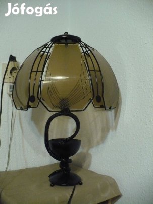 Különleges kézműves kovácsoltvas asztali lámpa
