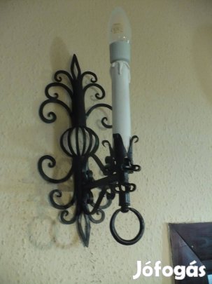 Különleges kovácsoltvas falilámpa