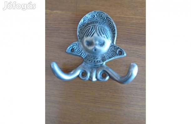 Különleges női fejet ábrázoló akasztó- fogas eladó