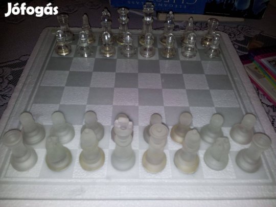 Különleges üvegsakk készlet