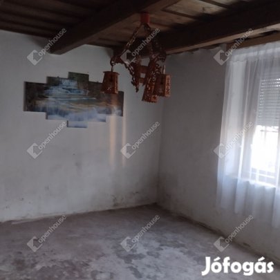 Külsővaton felújítandó családi ház garázzsal, műhellyel eledó!