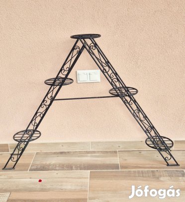 Kültéri fém virágállvány