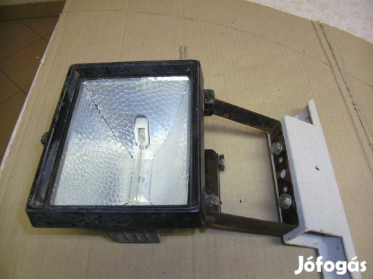 Kültéri fényszóró halogén reflektor tartó vassal