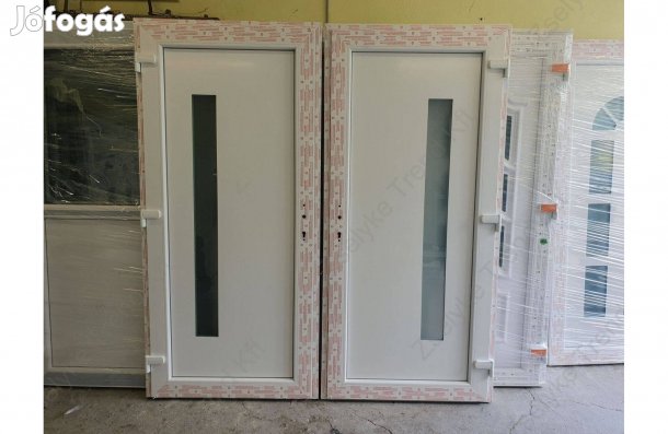 Kültéri hőszigetelt bejárati ajtó Ingyen Szállítva 98X208 cm
