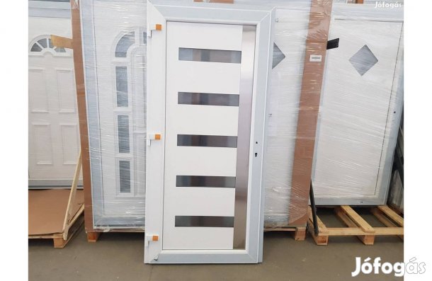 Kültéri hőszigetelt bejárati ajtó akár kifele nyílóban is