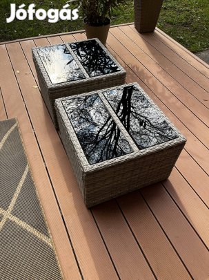 Kültéri műrattan dohányzóasztal