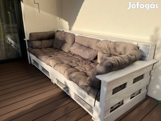 Kültéri raklap kanapé eladó