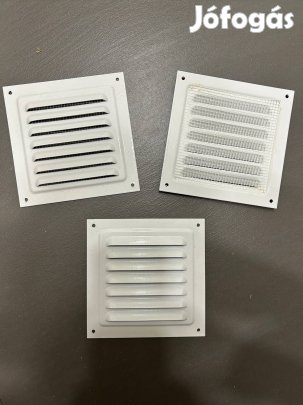 Kültéri szellőzőrács rovarhálóval