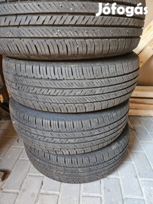 Kumho 215x70r16 nyári