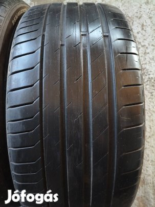 Kumho 255/40R20 nyári gumik eladóak 7.5mm profillal.