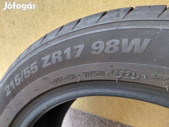 Kumho Ecsta 215/55 R17 nyári