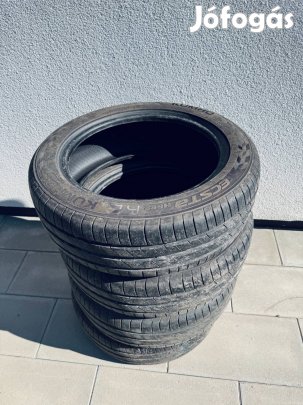 Kumho Ecsta HS52 185/55 R16 83V