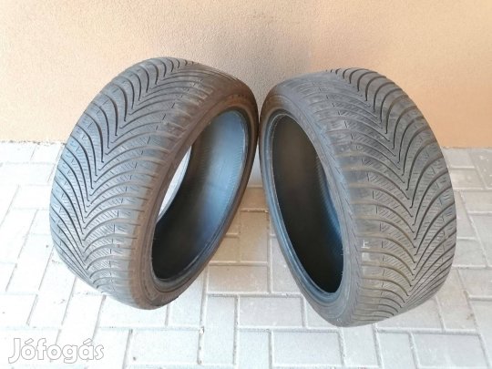 Kumho Solus 4S 4 évszakos gumi, gumiabroncs 225/40 ZR18 - 2 db