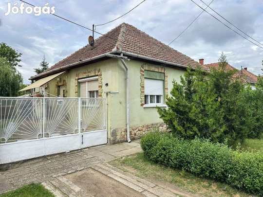 Kunbaja,  131 nm-es családi ház eladó