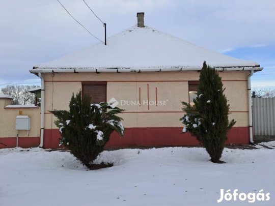 Kunbajai 81 nm-es ház eladó