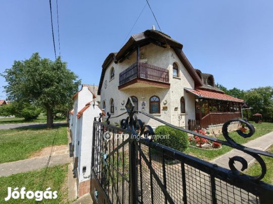 Kunmadarasi eladó 191 nm-es ház