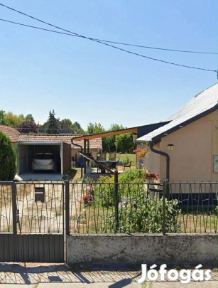 Kunpeszéri Családi Ház