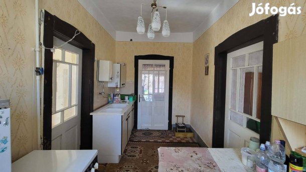 Kunszálláson családi ház eladó