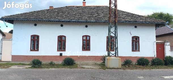 Kunszentmártoni 132 nm-es ház eladó