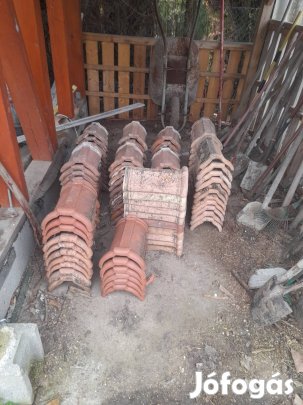 Kupcserép 106db kitűnő állapotban elado.Szállitás megoldhato.