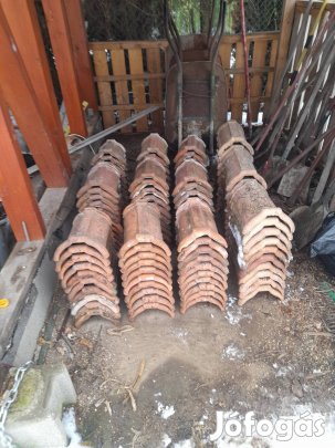 Kupcserép 120db kitűnő állapotban elado.Szállitás megoldhato.