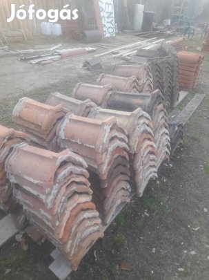 Kupcserép 135db jó állapotban eladó Szállitás megoldhato.