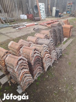 Kupcserép 135db jó állapotban elado.Szállitás megoldhato.