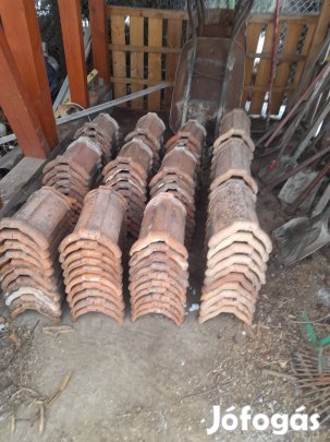 Kupcserép 95db kitűnő állapotban  elado.Szállitás megoldhato.