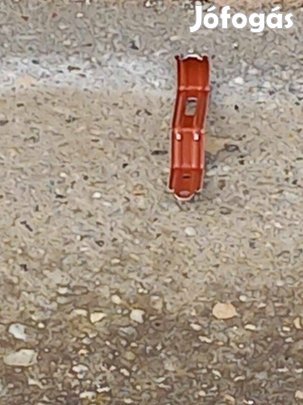 Kúpcserép, kúp cserép rögzítő