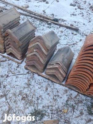 Kupcserép háromszög alakú 15db elado.