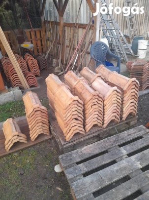 Kupcserép tatai kitűnő állapotban 95db elado.Szállitás megoldhato.