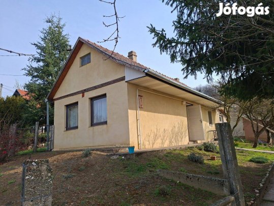 Kurdon panorámás családi ház