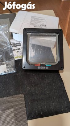 Kutya / macska csapóajtó 