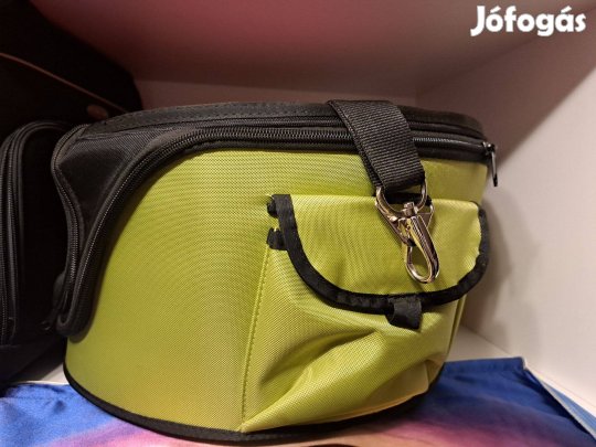 Kutya/macskahordozó autóba