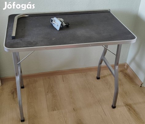 Kutyakozmetika asztal