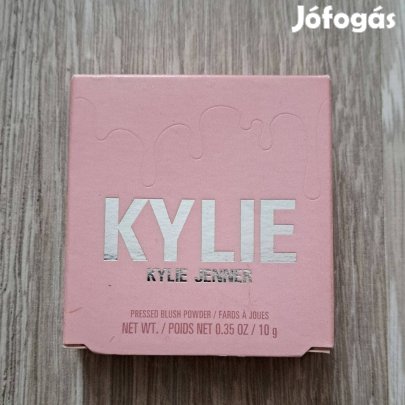 Kylie Pressed Blush Powder pirosító
