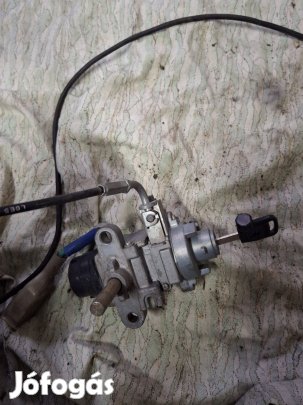 Kymco People Gti  , S gyújtáskapcsoló.