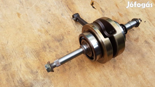 Kymco People S 250 i.e. főtengely