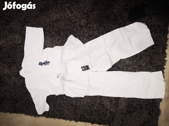 Kyokushin Karate felszerelés: Nadrág, fehér öv, köpeny.Alig használt