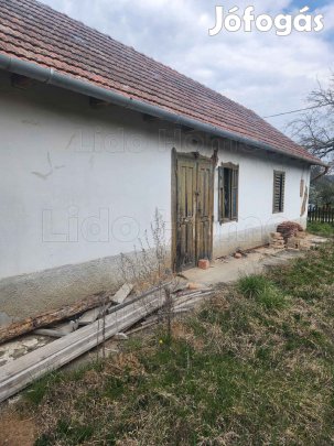 LÁTRÁNYI CSALÁDI HÁZ ELADÓ